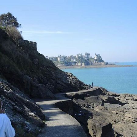 L'Ecume - Studio Moderne Avec Grand Balcon Et Place De Parking Apartment Dinard Exterior photo