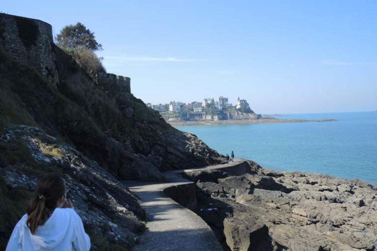 L'Ecume - Studio Moderne Avec Grand Balcon Et Place De Parking Apartment Dinard Exterior photo
